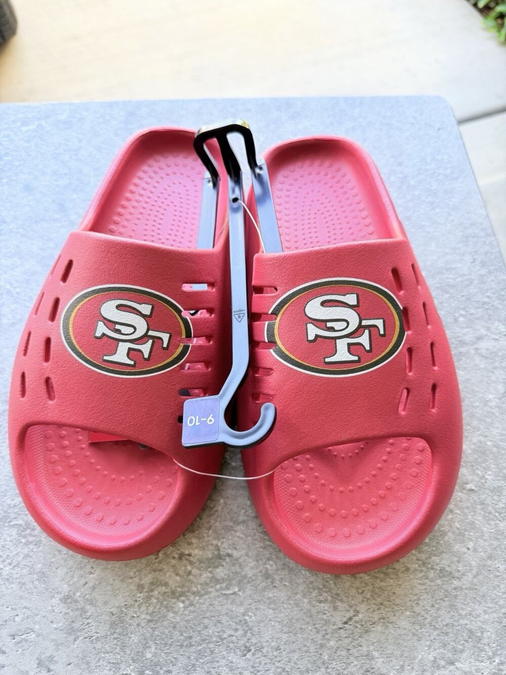 FOCO San Francisco 49ers Cheeky Slides M 9-10 NWT